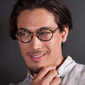 Gatekeeper Designer Reading Glasses with Protective Pouch; by Aj Morgan [+1.25]